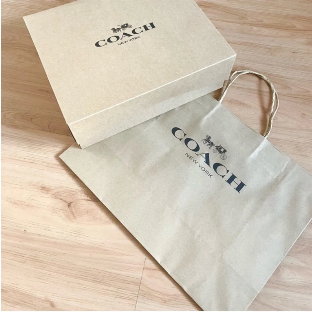 Coach shopping bag + Gift Box